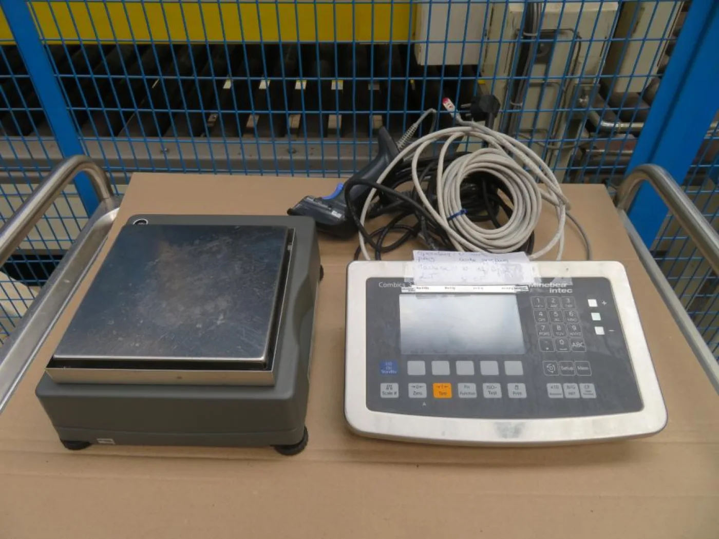Minebea Intec Bovenden GmbH Minebea Intec Combics 3 ISBBP 6 HCE Scale with Weighing Indicator- Produktion Line - 3