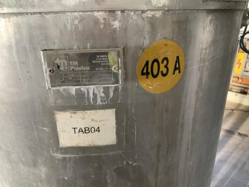 USED STAINLESS STEEL TANK 316 800 LITERS WITH AGITATION