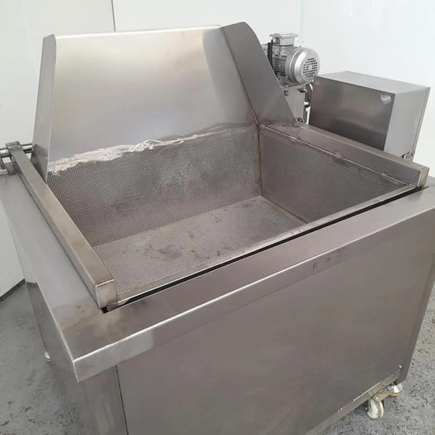 Electric Deep Fryer - 3