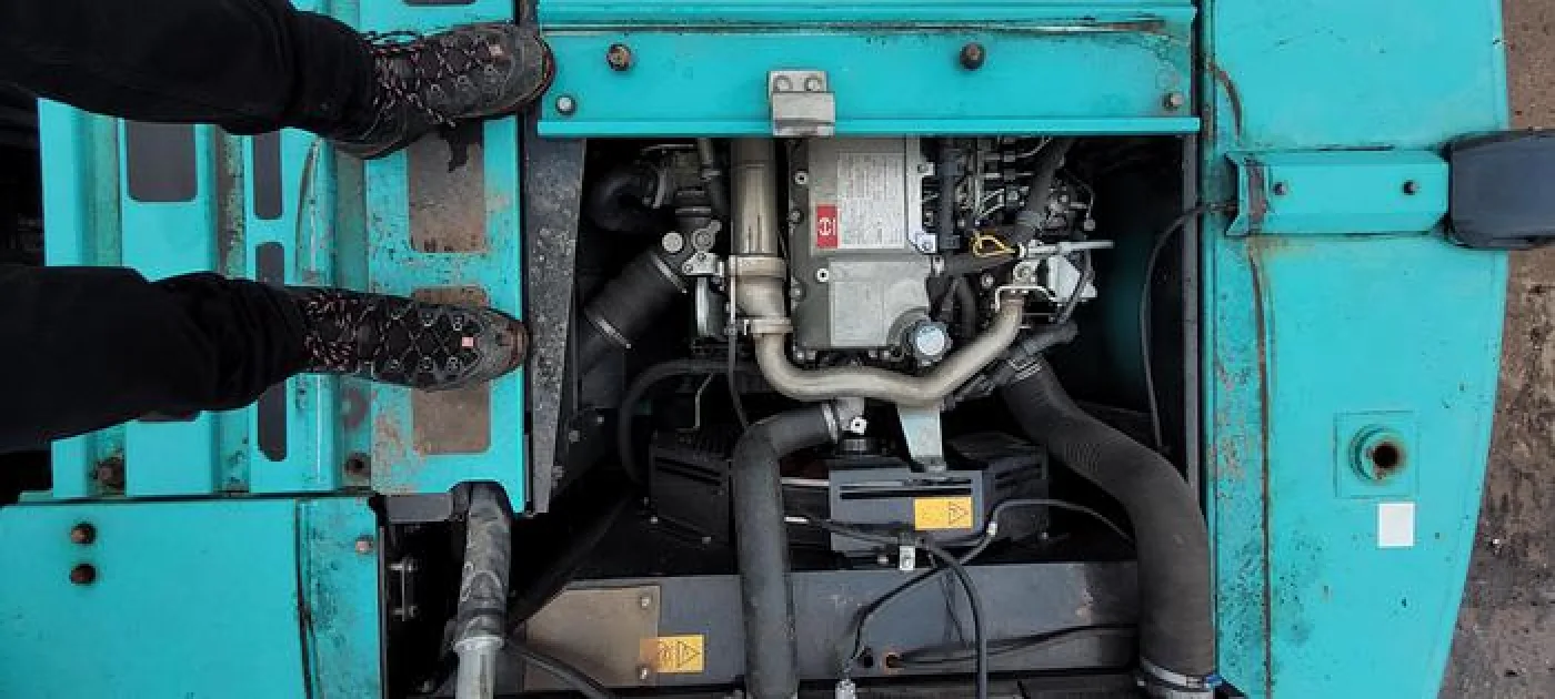 2014 Kobelco SK210LC-9 Excavator - 3