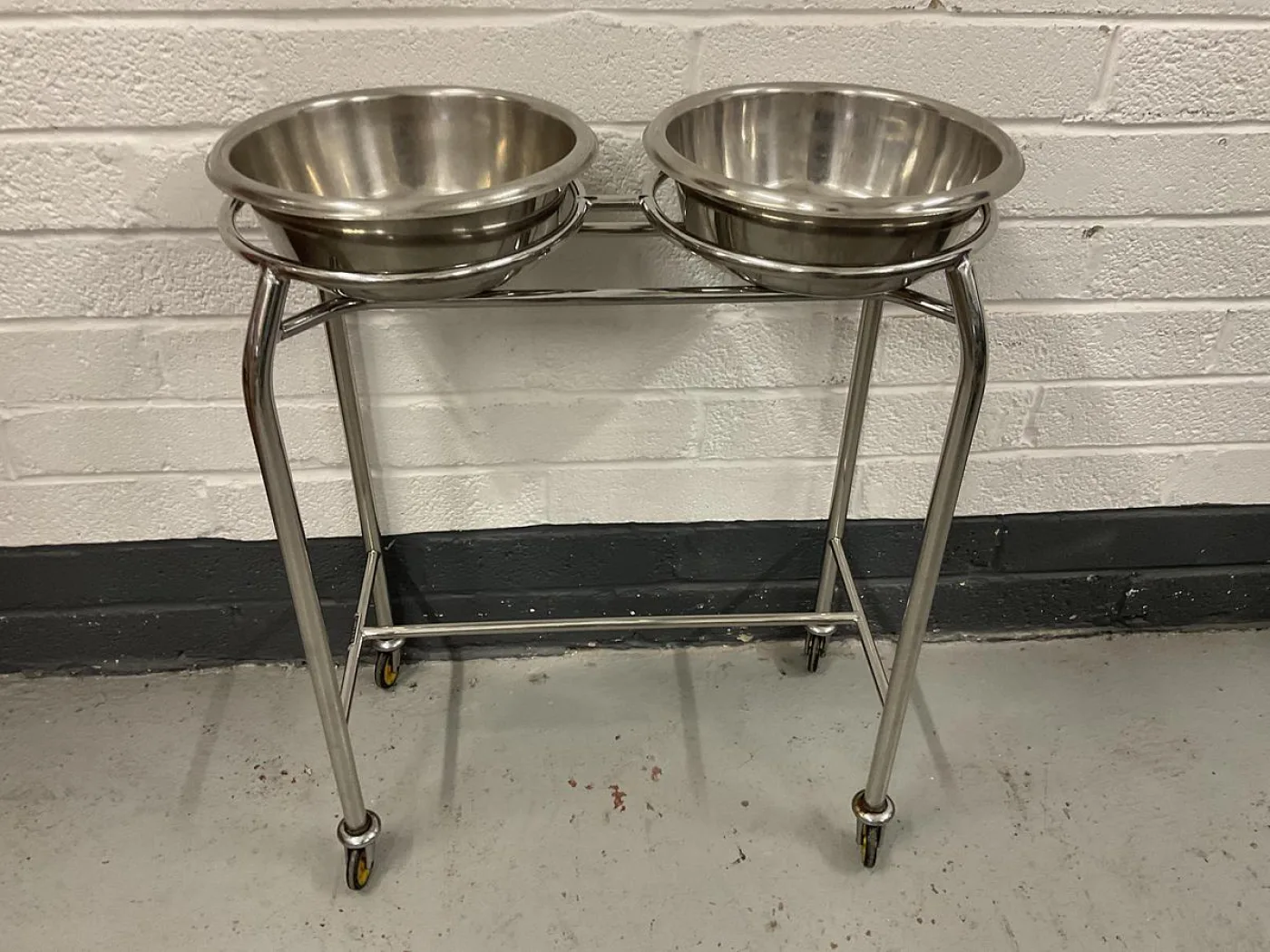 AC Daniels Double Bowl Stand - 1