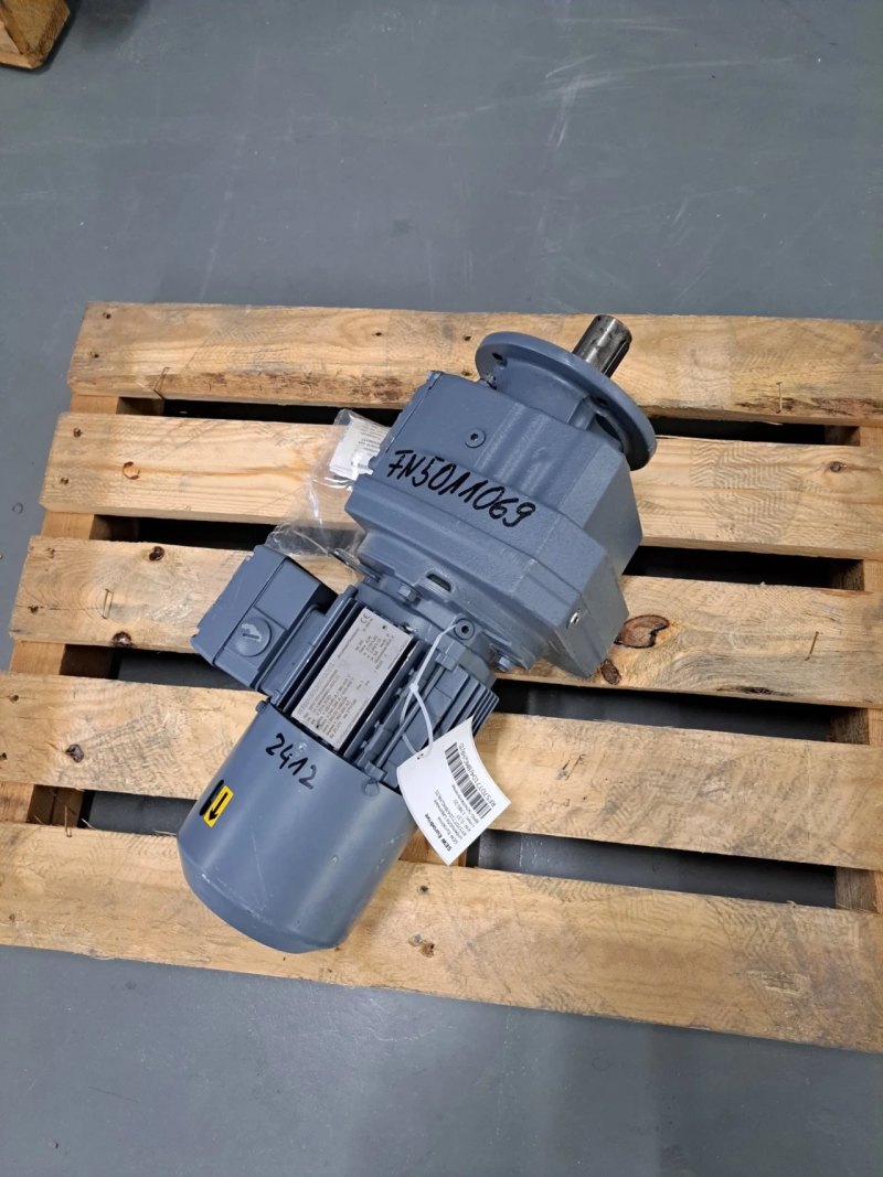 SEW Eurodrive Getriebemotor RF57DT71D4/BMG/HR/IS