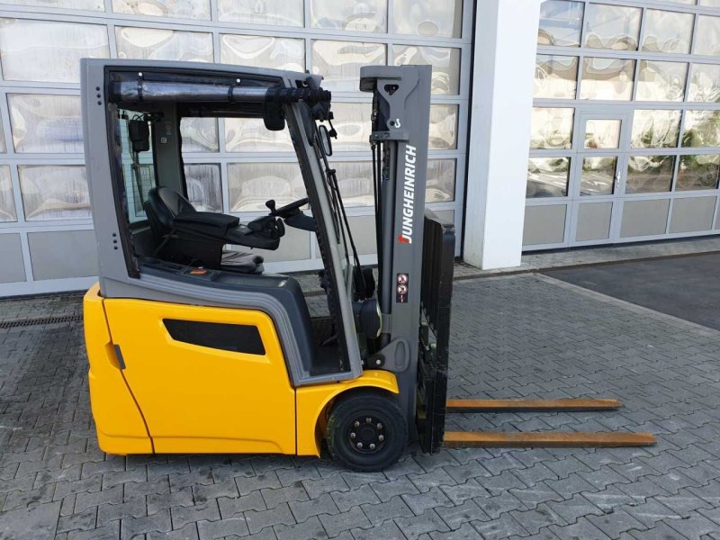 Jungheinrich EFG 215 / Triplex: 4.25m! / SS / nur 3.488h!