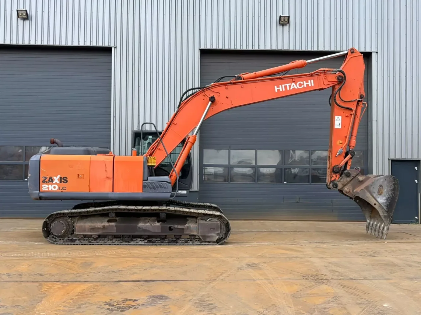 Hitachi ZX210LC-5B - 6