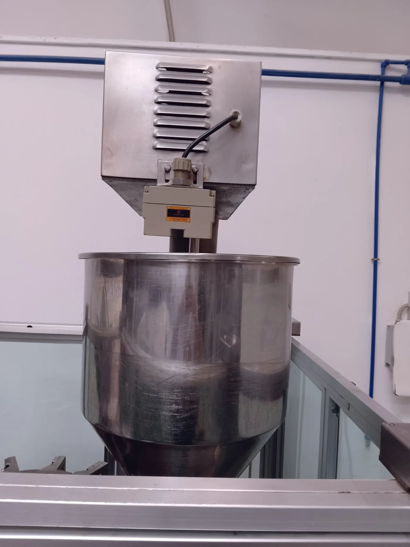 INTUBETTATRICE PER TUBETTI IN ALLUMINIO – TONAZZI – MOD. NOVA 105 - 6