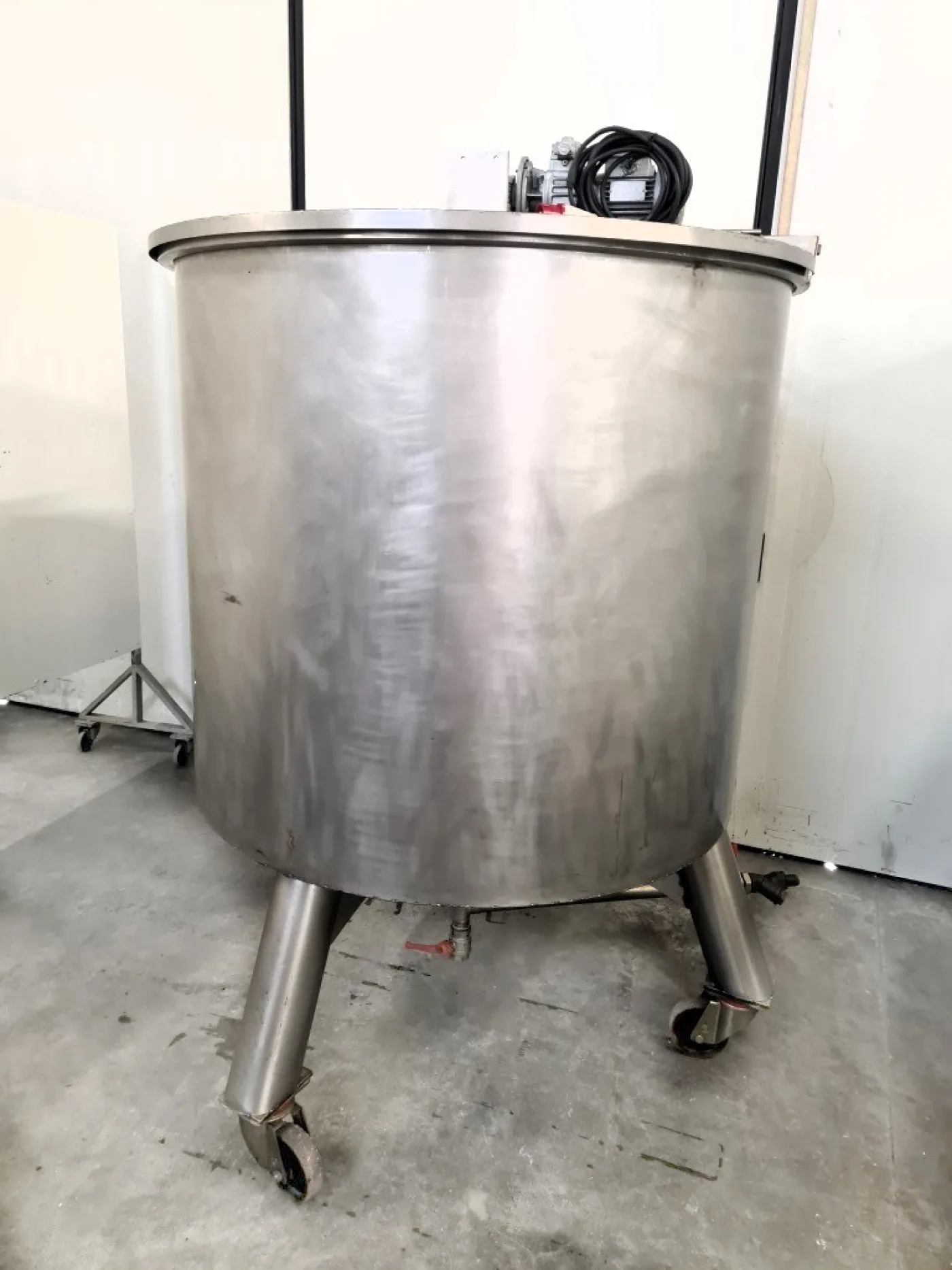 DISSOLUTORE CARRELLATO – MOD. 1500 LT - 2