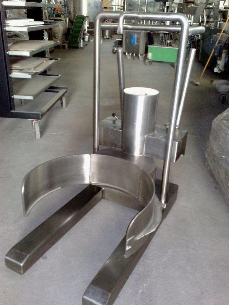 CARRELLO ELEVATORE PORTAFUSTI IDRAULICO – CORA