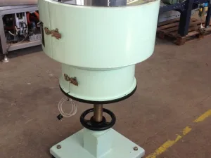 ORIENTATORE ALIMENTATORE VIBRANTE PER TAPPI – MASTER
