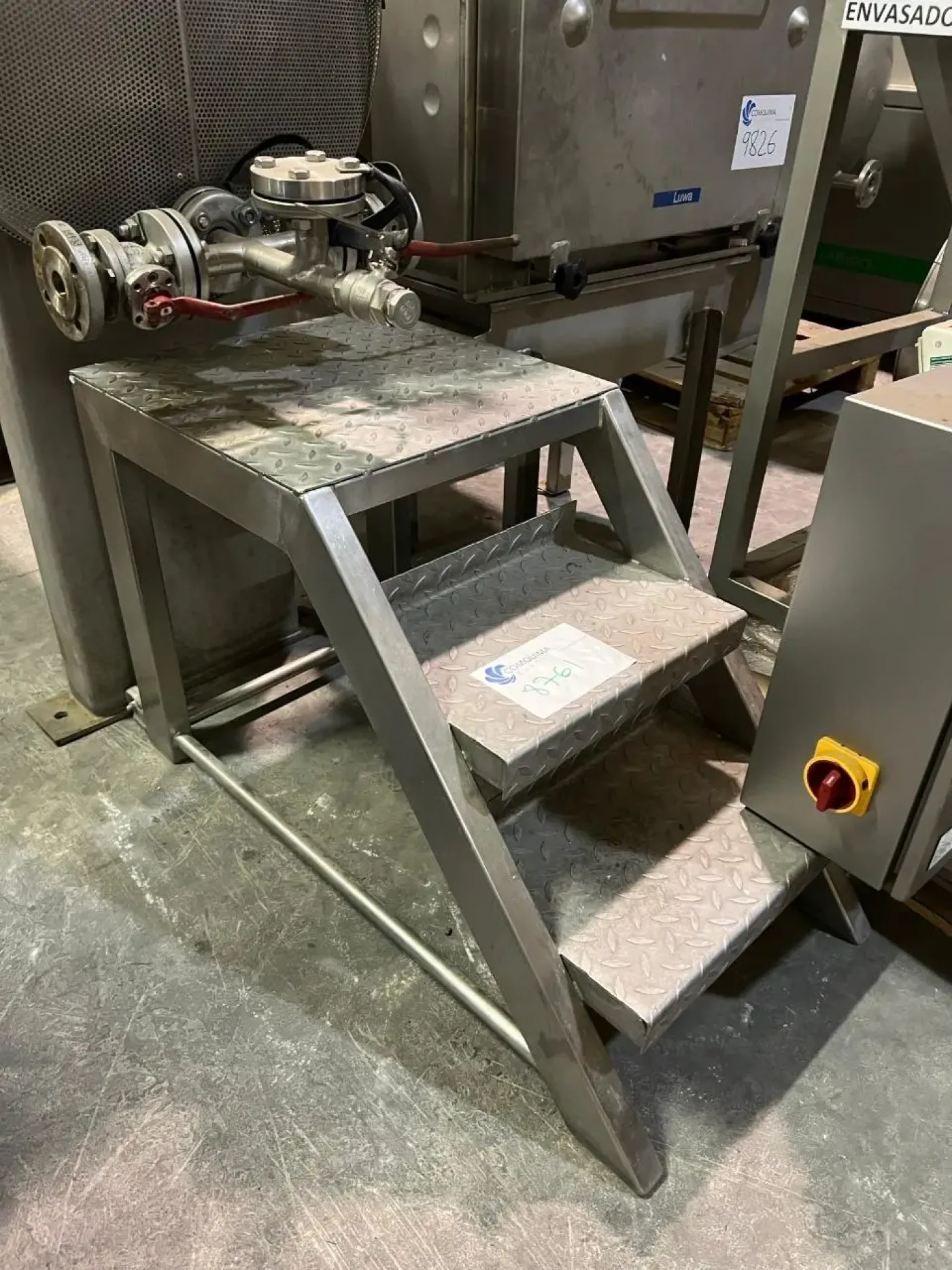 STAINLESS STEEL LADDER - 2