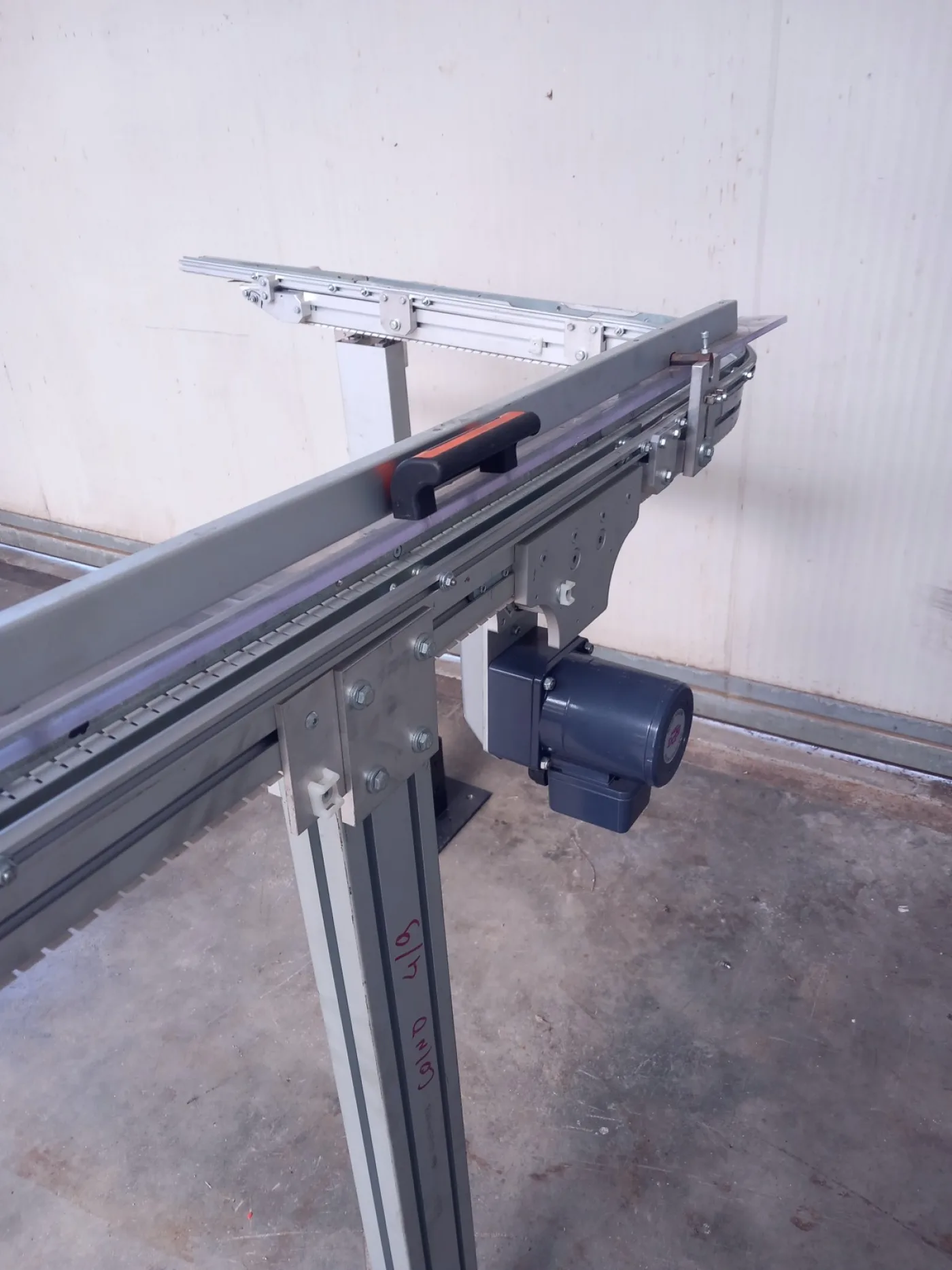 NASTRO TRASPORTATORE MOTORIZZATO, DUE CURVE A 90° – FLEXLINK - 4