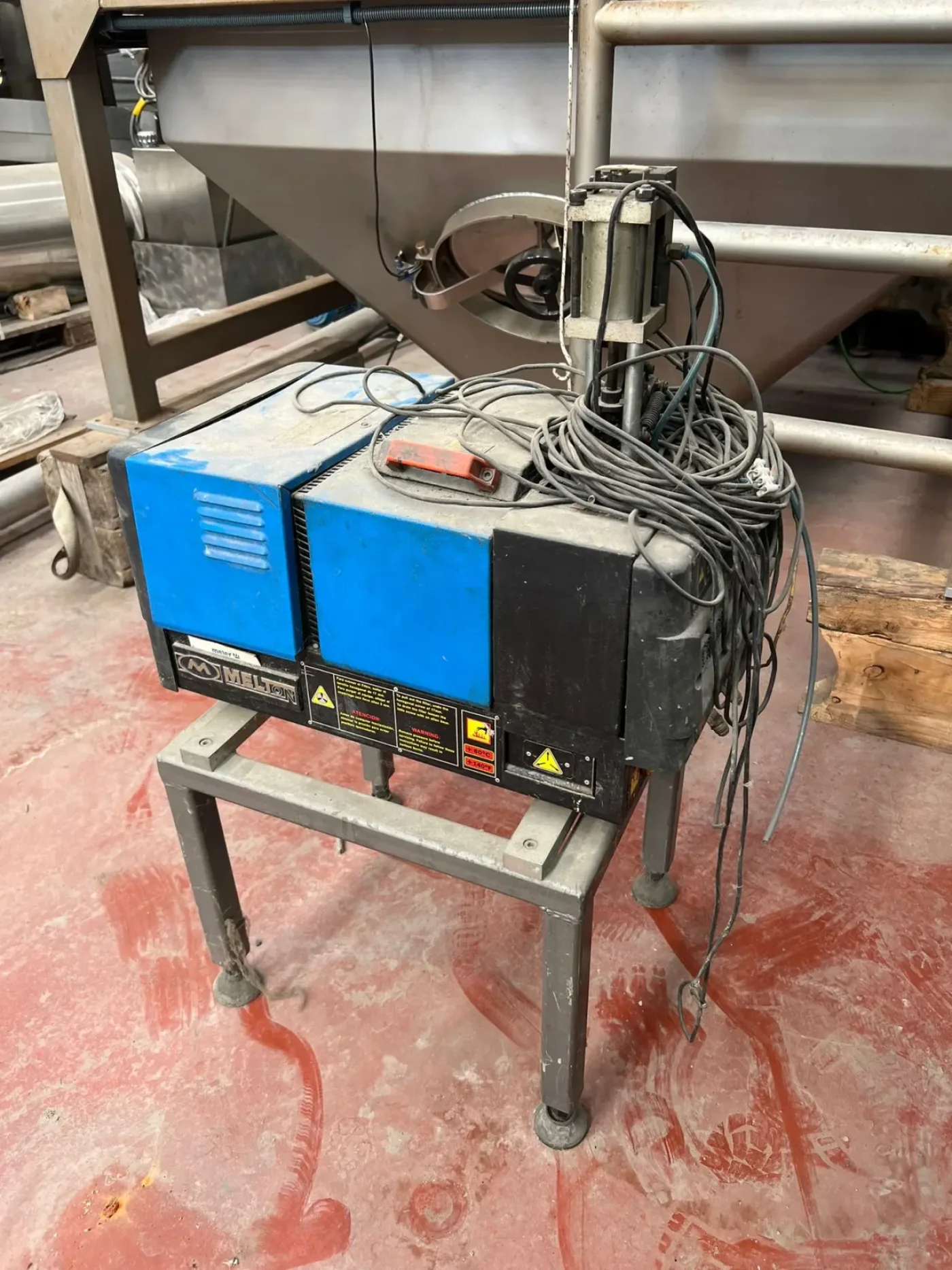 MELTON 4KG A1402 HOT MELT ADHESIVE APPLICATOR - 2