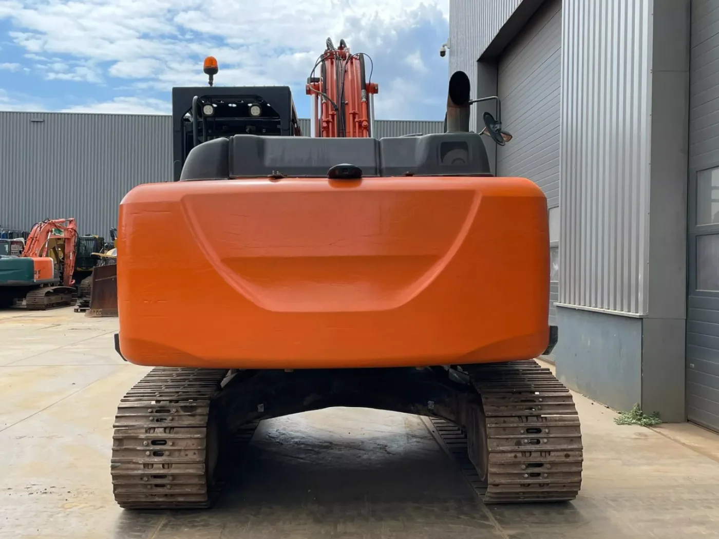 Hitachi ZX210LC-6 - 4