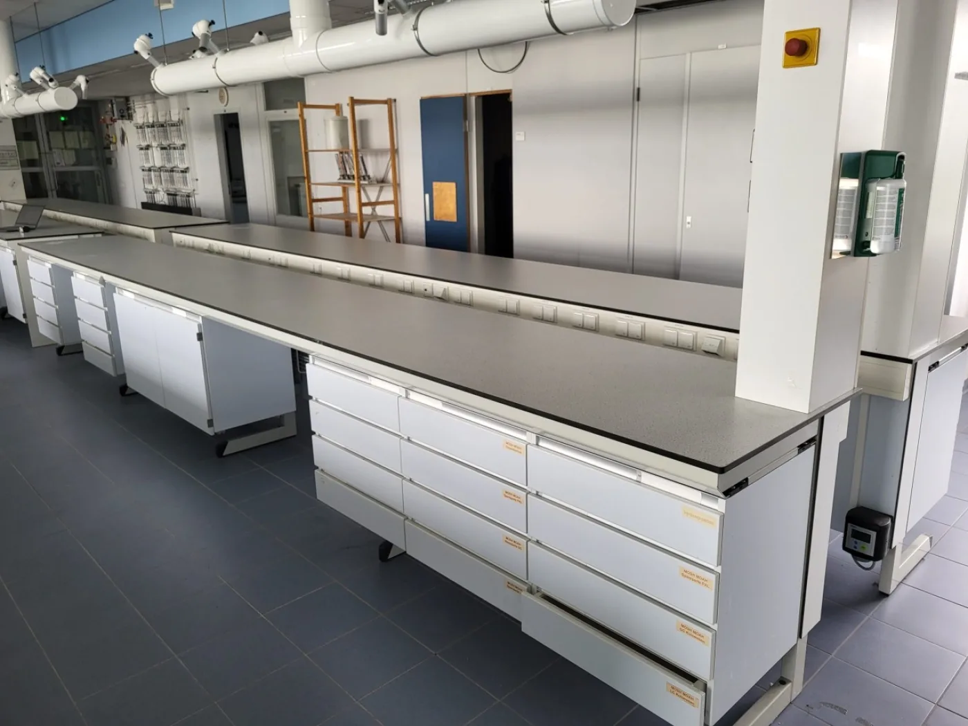 1918 – Used S+B Island instrument table (600 cm) - 4