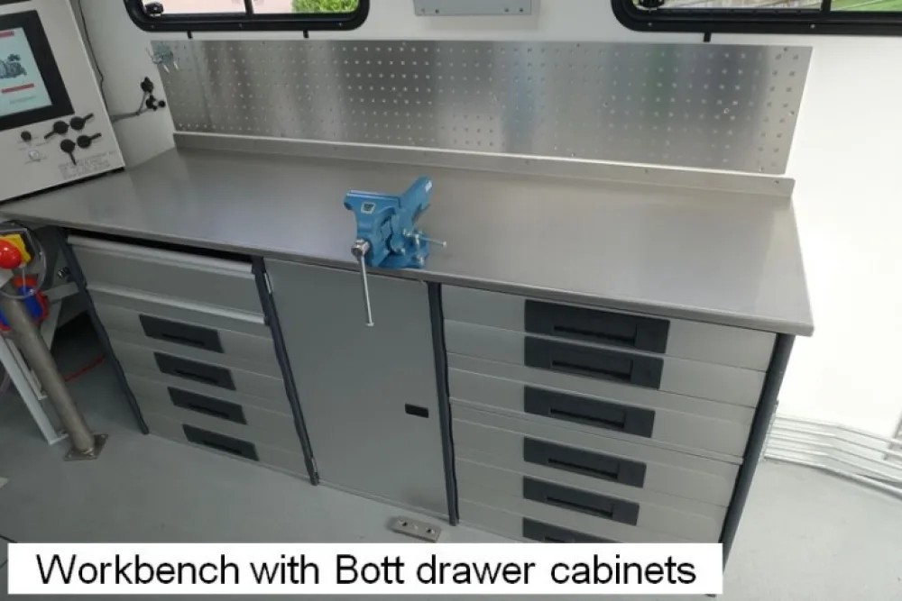Workbench with Bott Drawer Cabinets