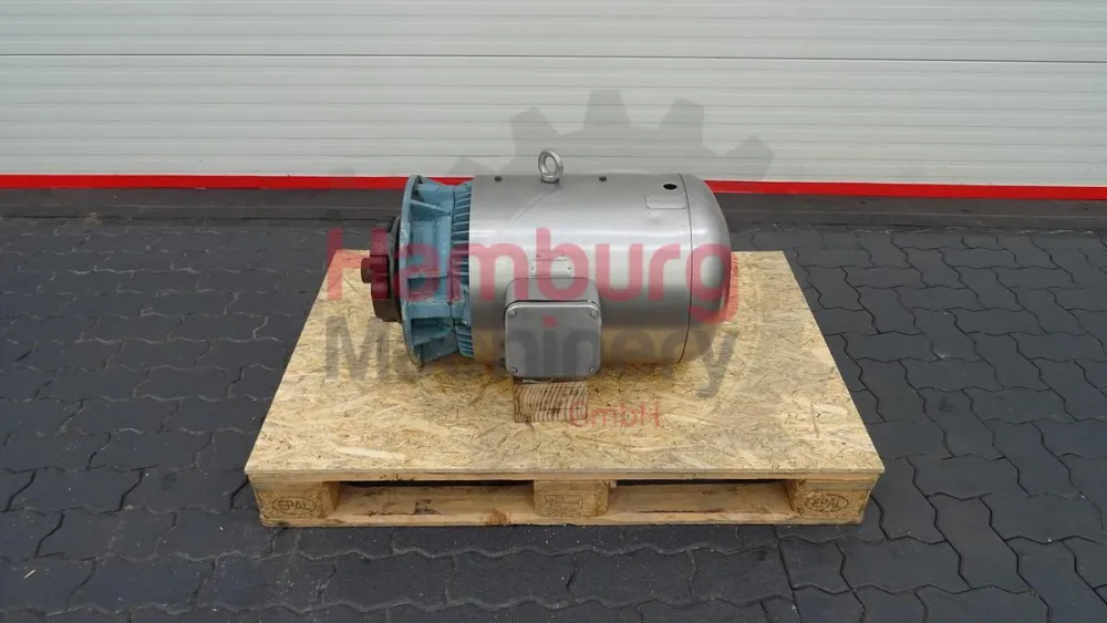 Motor with stainless steel motor cover - Loher GmbH - 30 kW - GEA Westfalia SAMM 20006