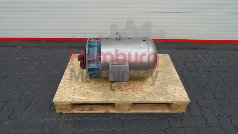 Motor with stainless steel motor cover - Loher GmbH - 30 kW - GEA Westfalia SAMM 20006