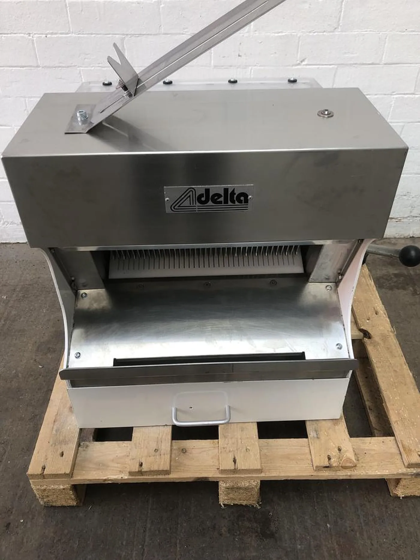 Delta DT40/10mm Bread Slicer - 1
