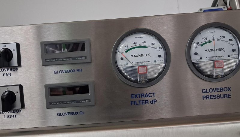 ProSys Sampling Systems Ltd. Glovebox Model 6001