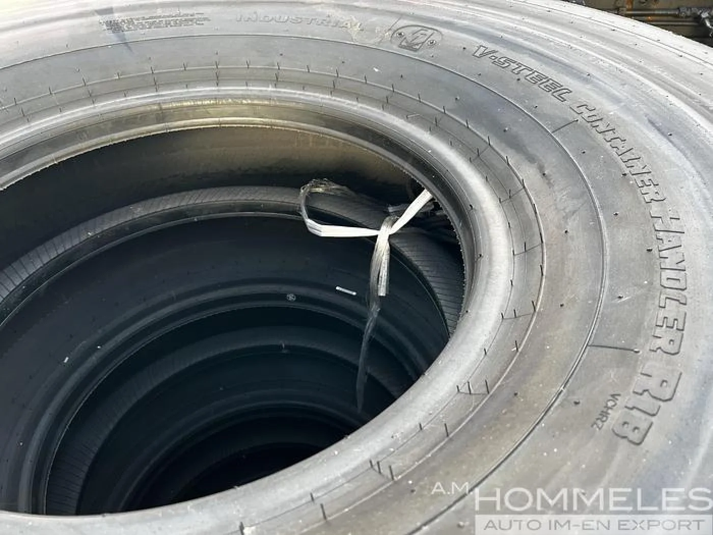 Bridgestone 16.00R25 container handler - 5