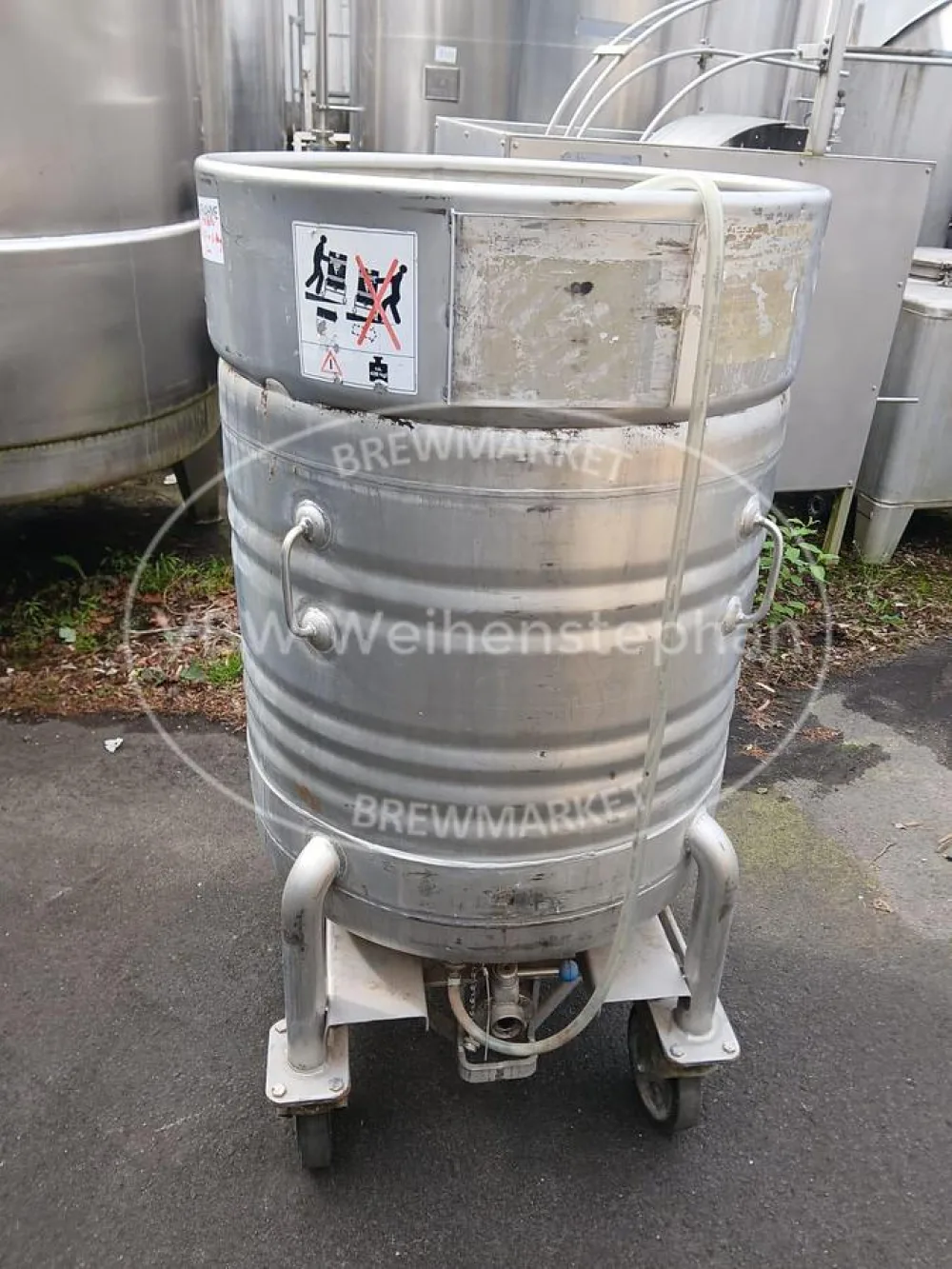 Transport tank