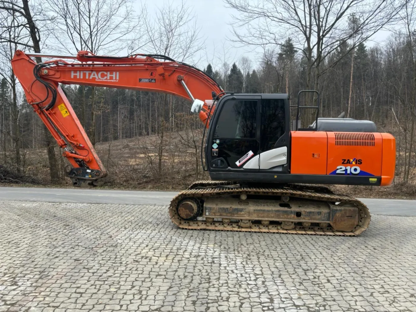 Hitachi - ZX 210-6 - 1