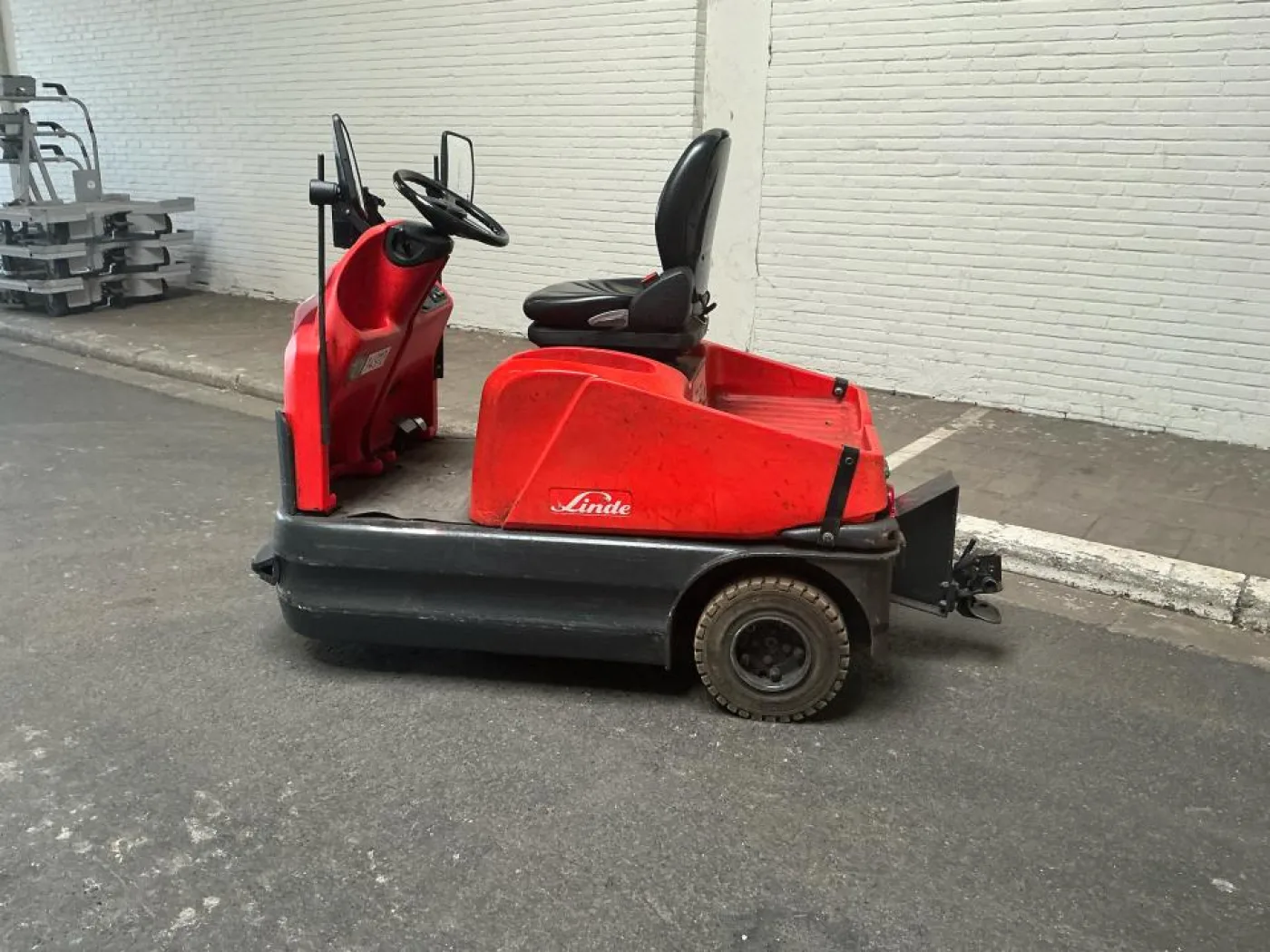 2010 Linde Tow Tractor - 2