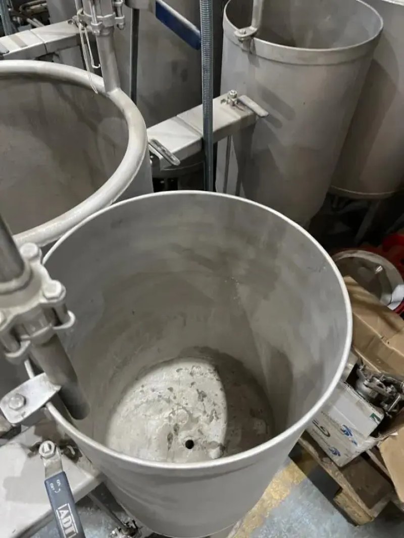 DOUBLE CUVE 128 LITRES ET 55 LITRES AVEC AGITATION D'OCCASION