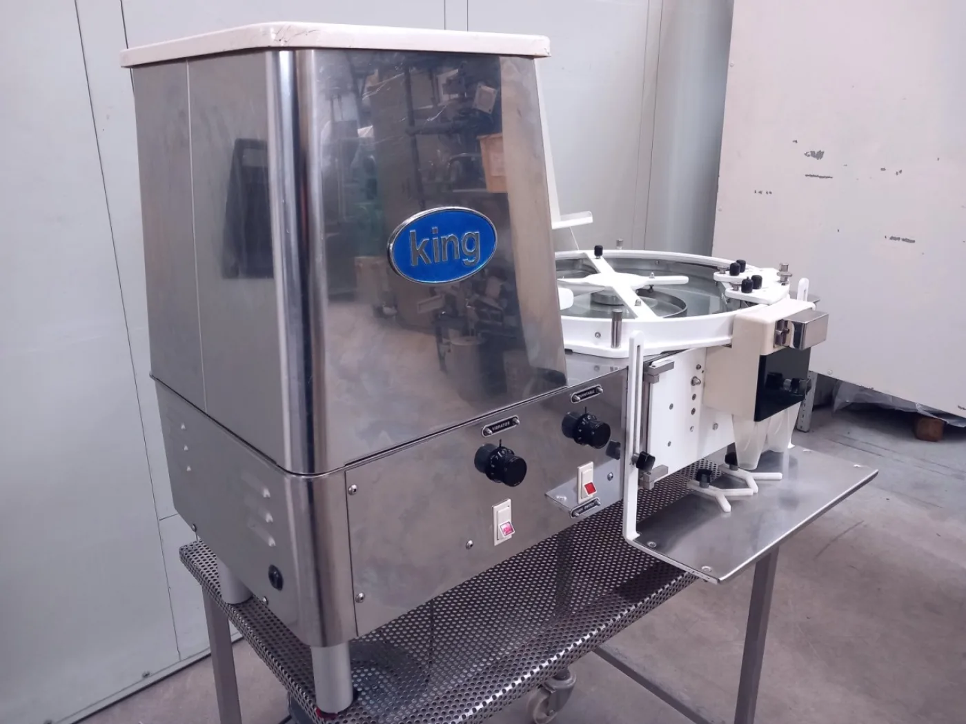 CONTATRICE SEMI-AUTOMATICA PER COMPRESSE E CAPSULE – KING – MOD. TB4 - 5