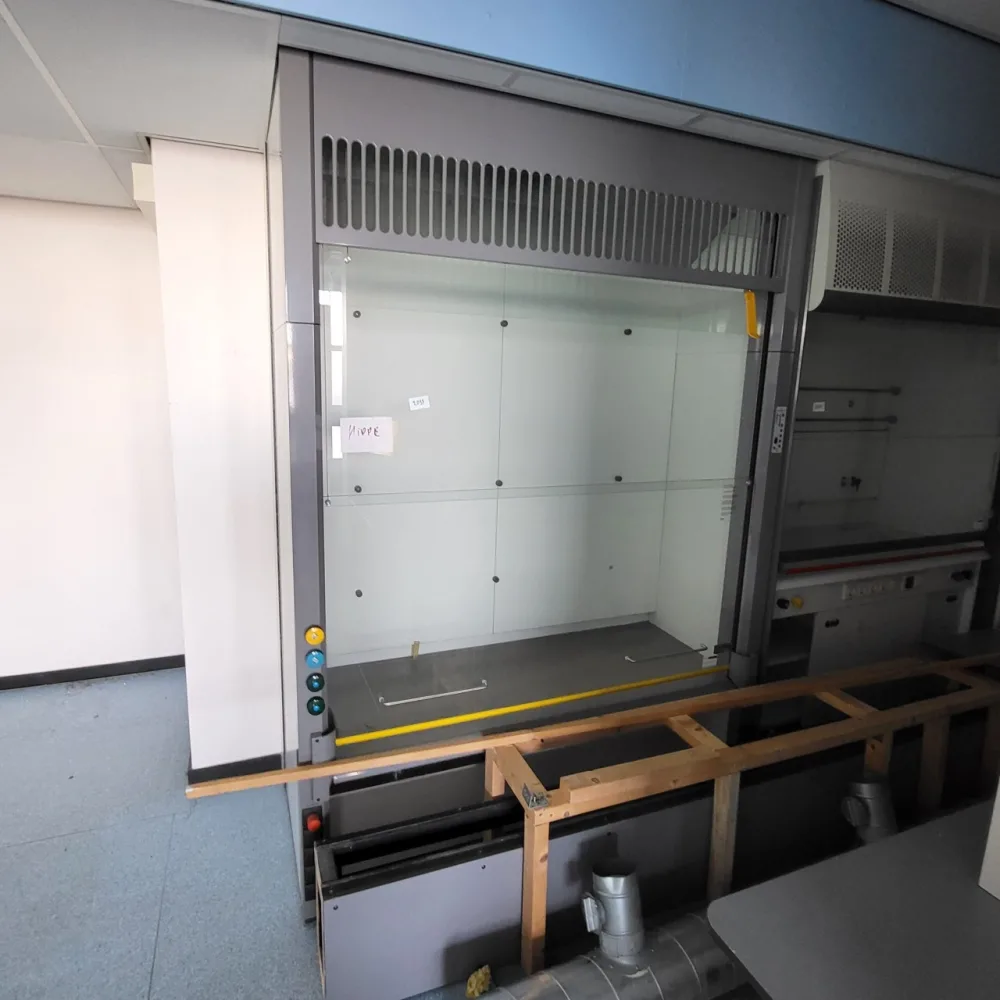 2033 - Used S+B Fumehood (180cm)