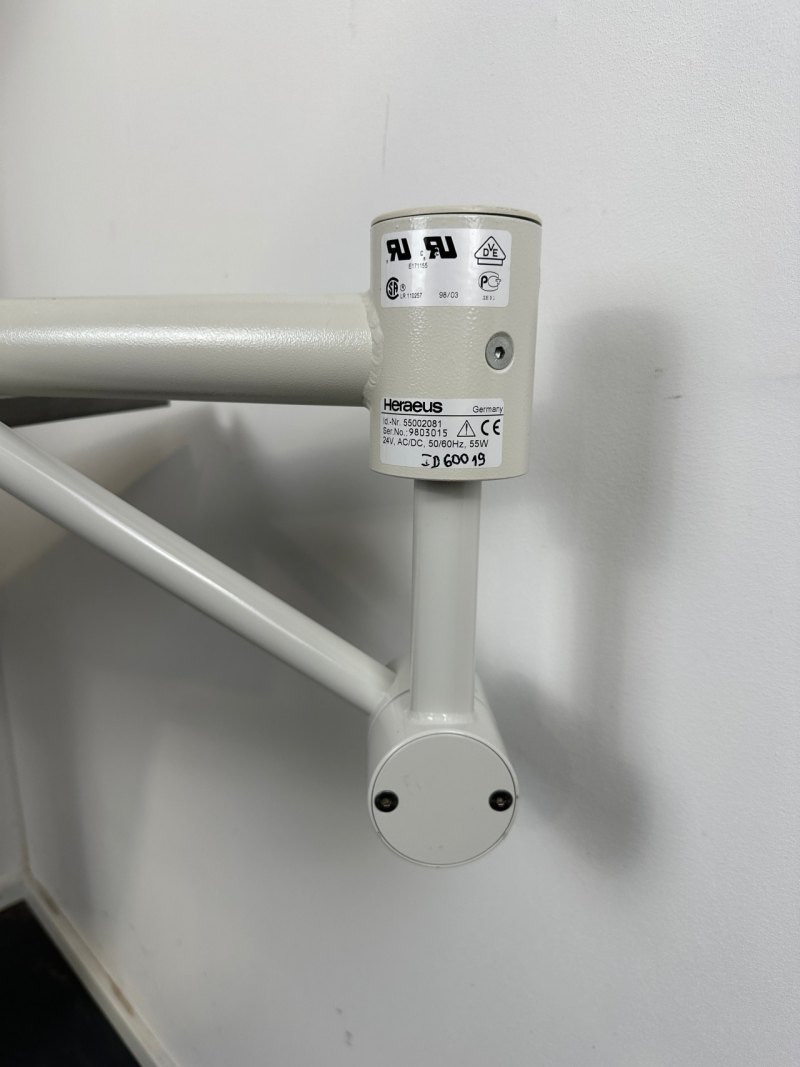 Heraeus Hanaulux Blue 30 OP-Lampe Deckenmontage