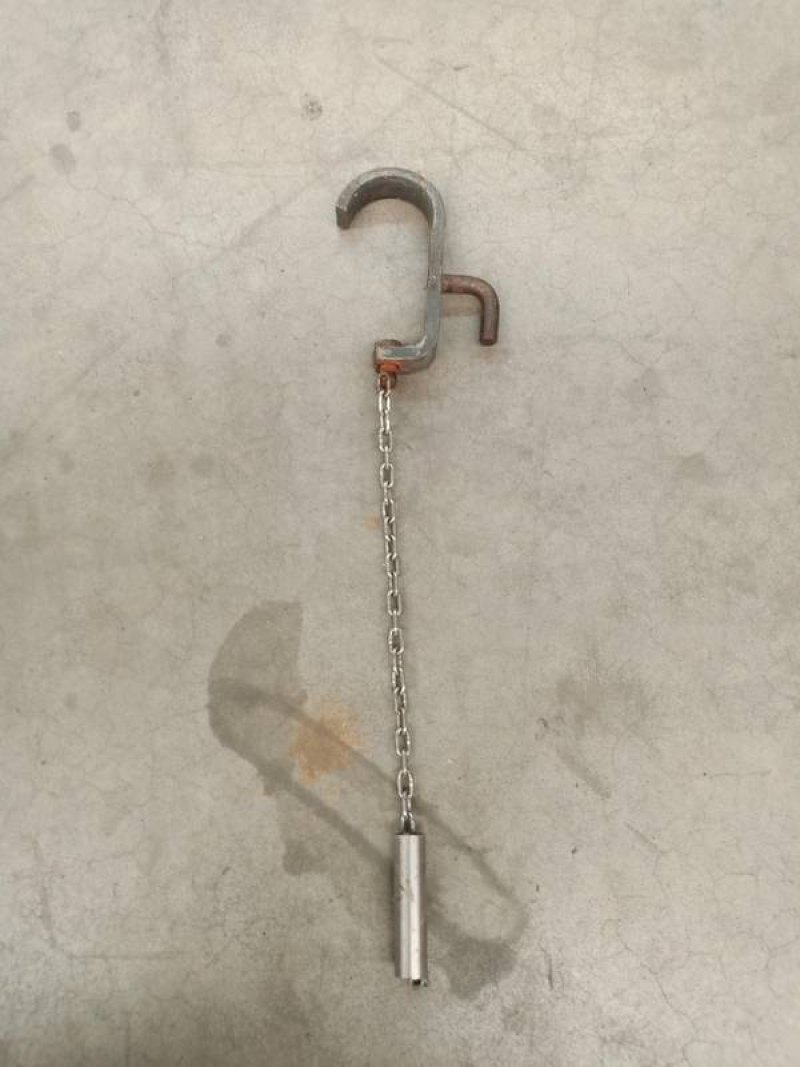 Bleeding hooks slide