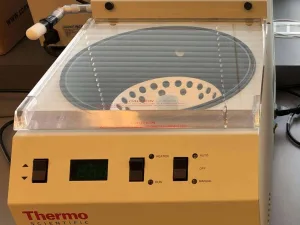 Thermo Savant DNA 120 SpeedVac Concentrator