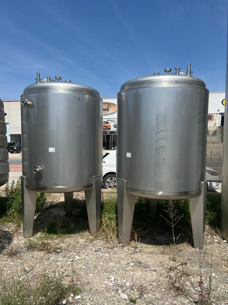 Depósito isotermo 2.500 litros en acero inoxidable AISI316