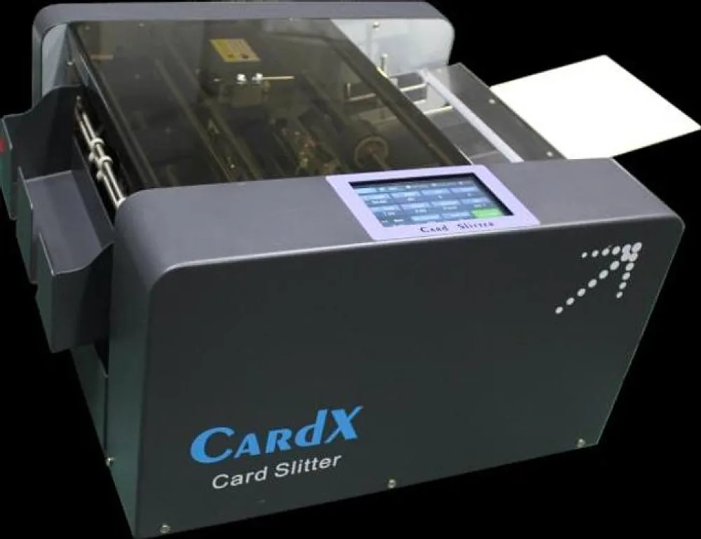 MÁQUINA AUTOMÁTICA DE CORTE DE TARJETAS JDSCARDX2102H