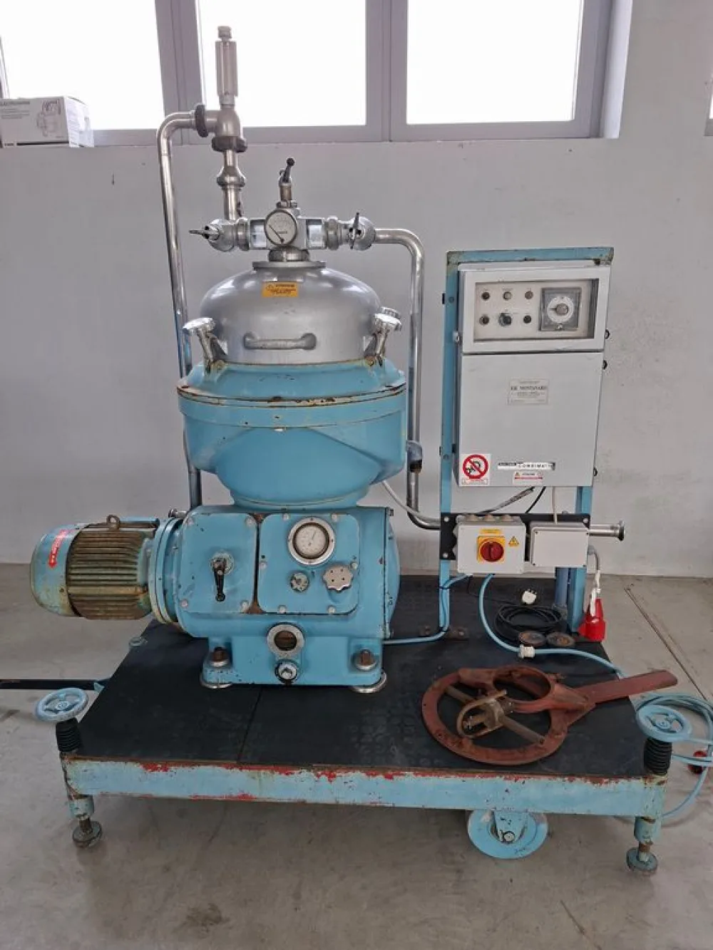 ALFA LAVAL CENTRIFUGE MODEL VNPX 207, SECOND-HAND MACHINE
