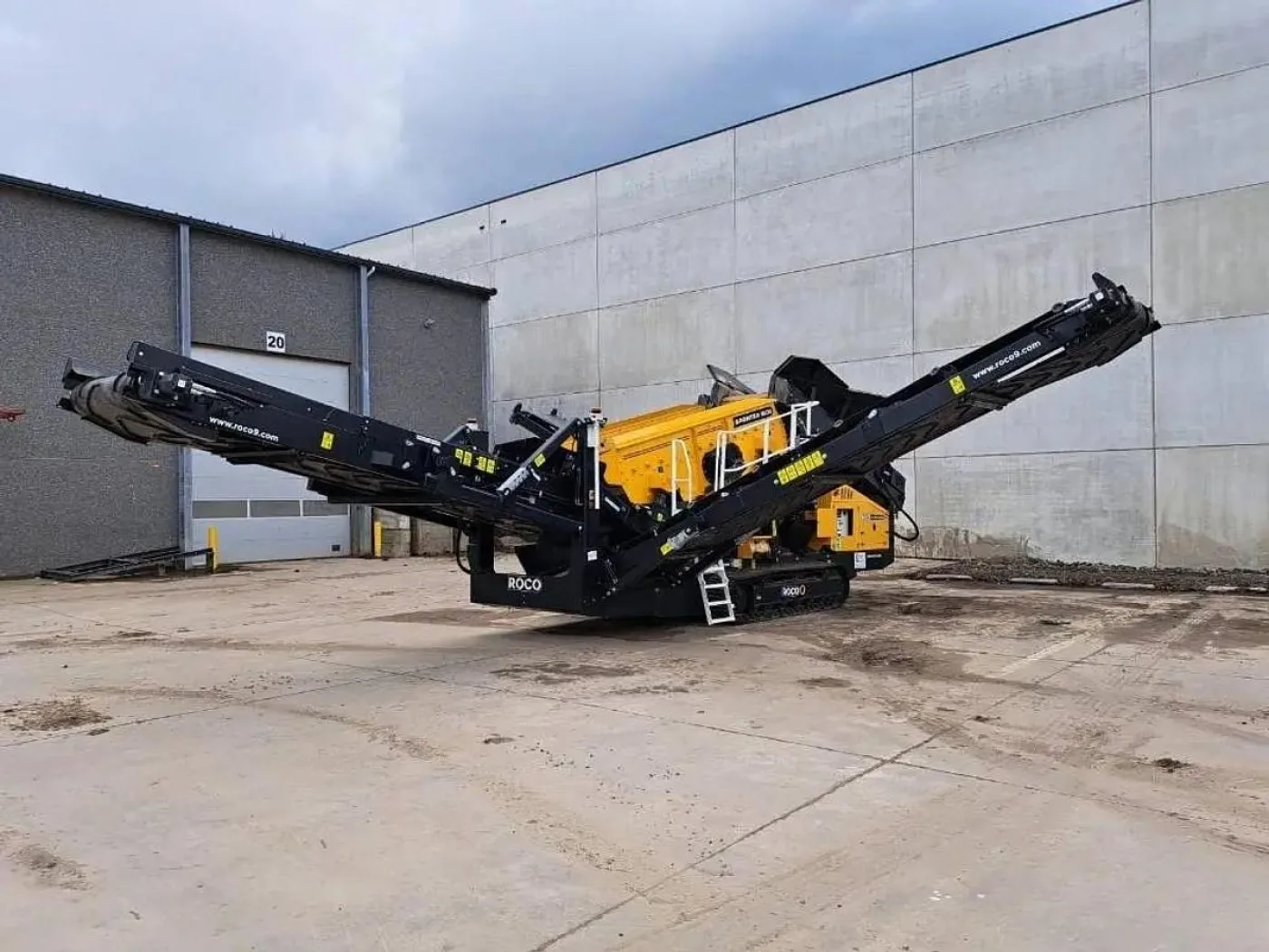 2024 Roco SPRINTER 1500 Screen Screener - 1