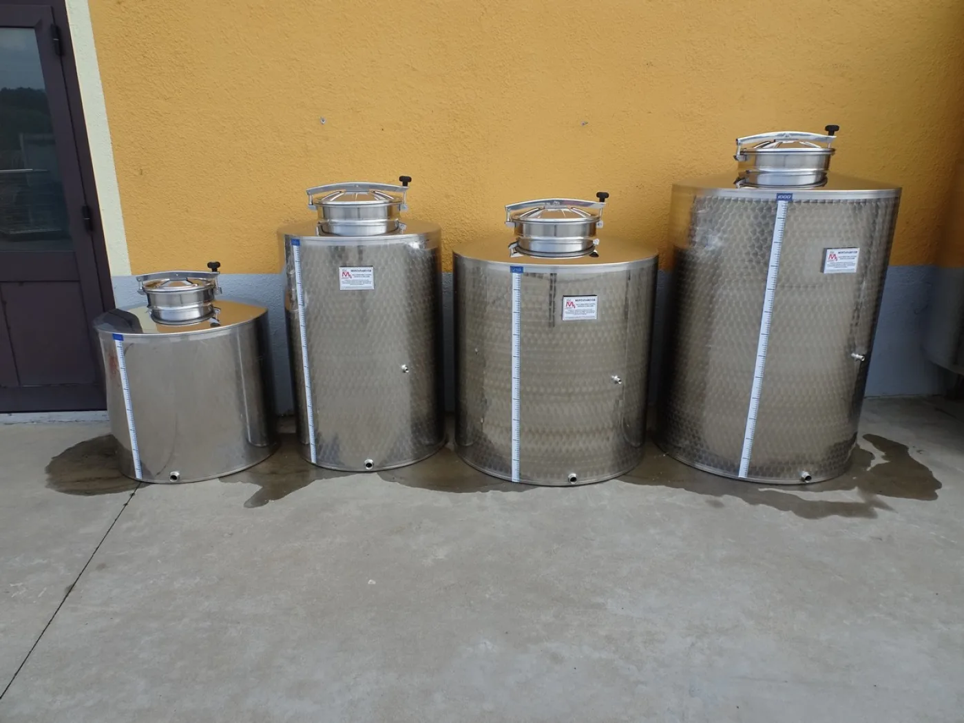 STAINLESS STEEL TANK CAPACITY 350-550-750-1000, STORAGE MODEL, FLAT BOTTOM WITHOUT LEGS NEW EQUIPMENT - 1