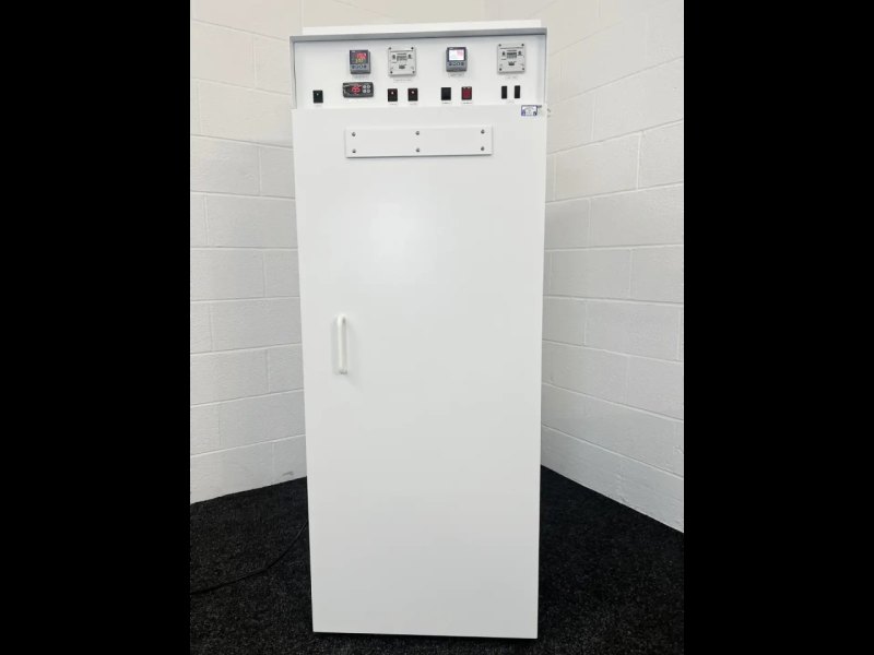Leec SL3/RH Environmental Chamber