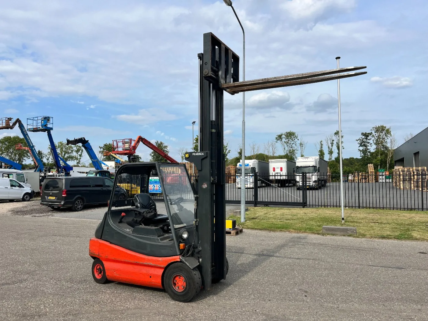 Linde E30-02 - 8