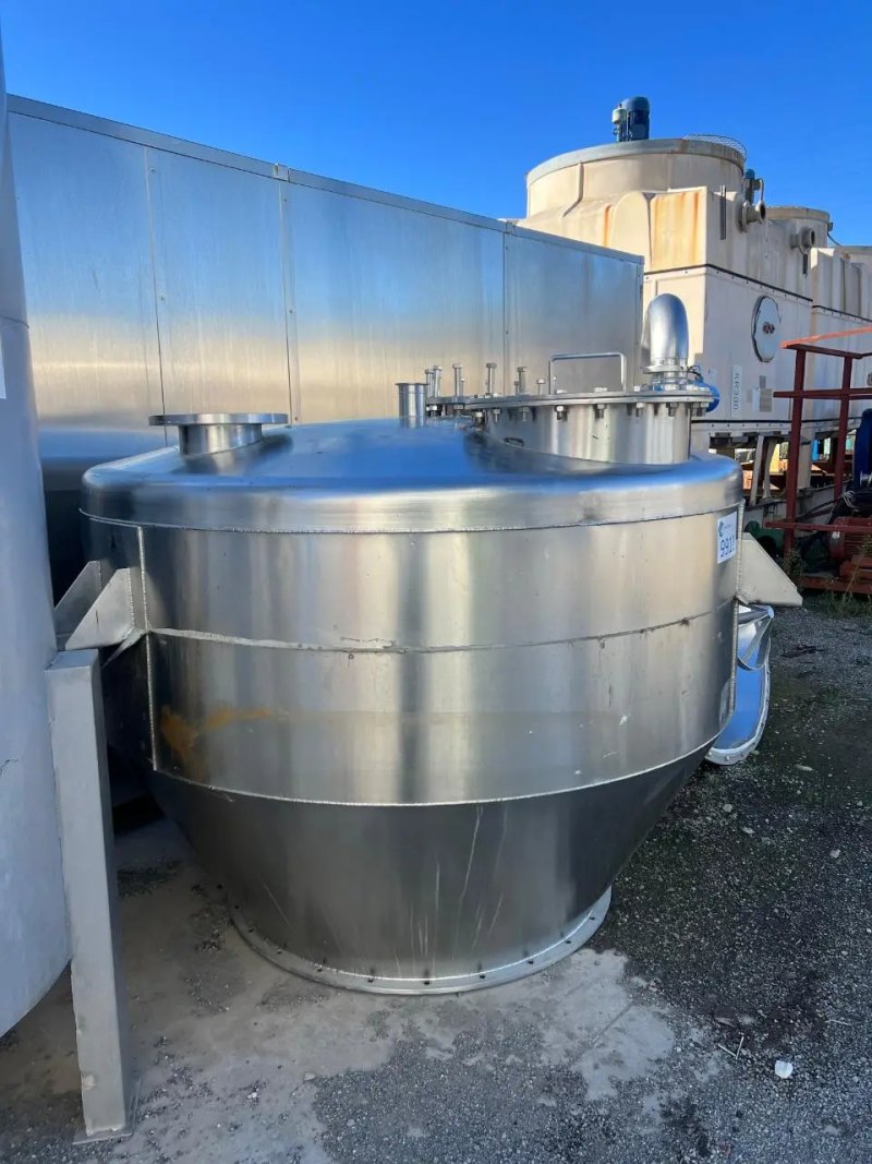 USED TANK FOR TRANSPORTATION OF SOLIDS