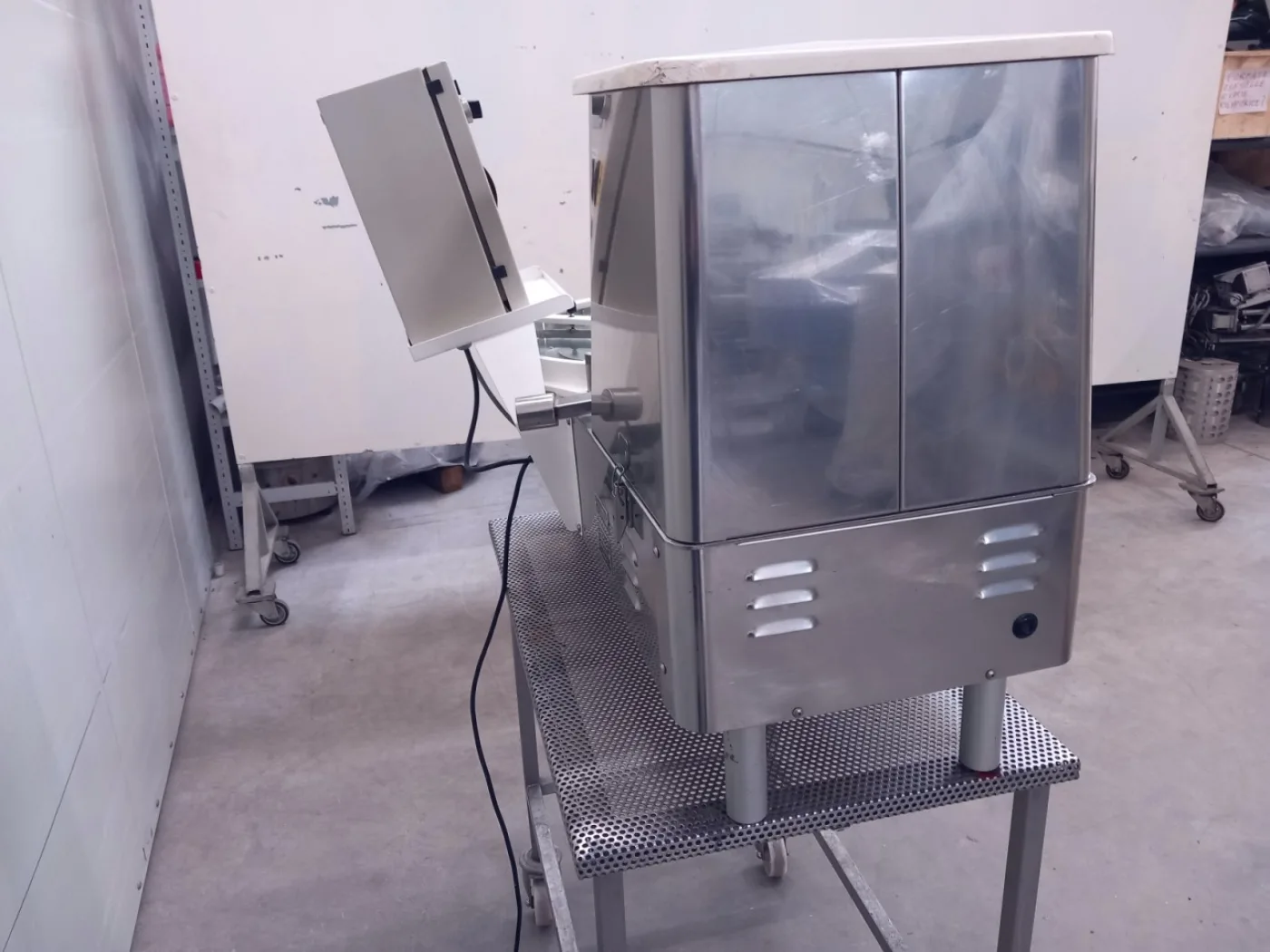 CONTATRICE SEMI-AUTOMATICA PER COMPRESSE E CAPSULE – KING – MOD. TB4 - 7