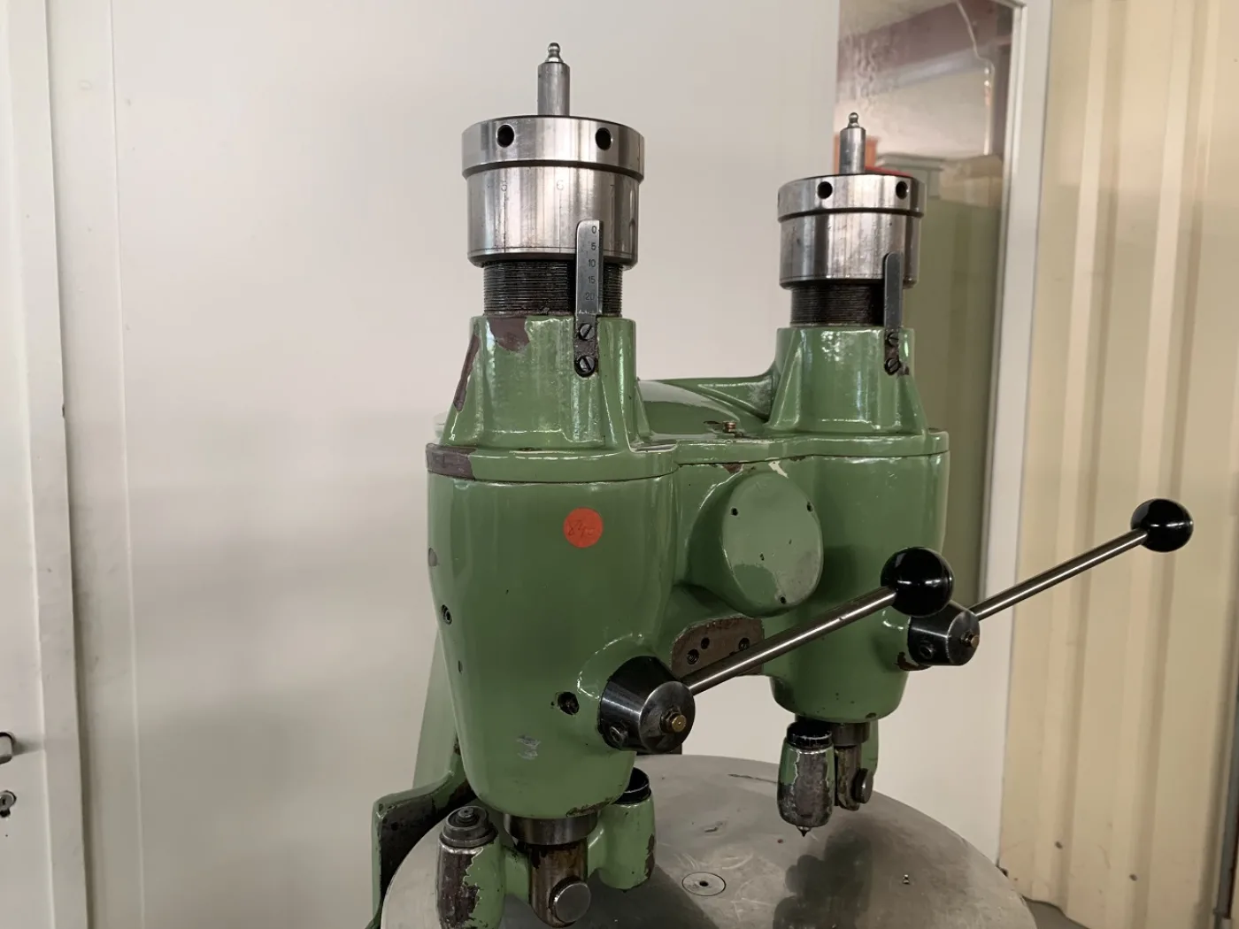 MACHINE A POLIR PLAN “TECHNICA” TYPE 1600 - 3