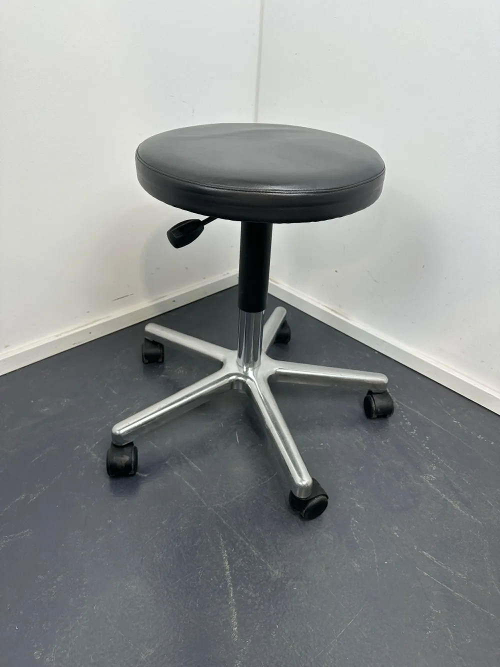 OP-Hocker Höhenverstellbar