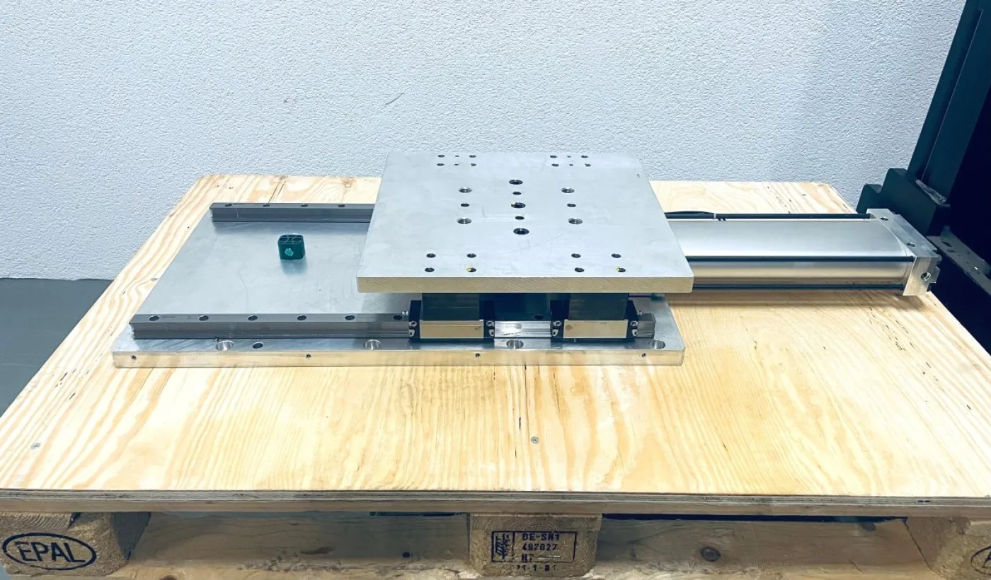 Tünkers Pneumatische Lineareinheit LE200-300 VRL SB T024 - 1