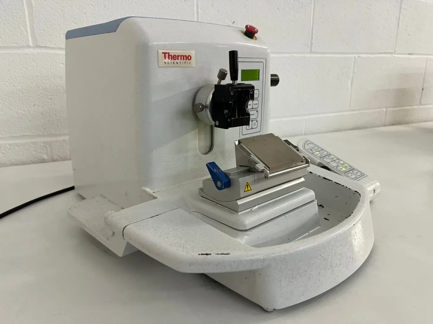Thermo Shandon Finesse ME+ Microtome - 4