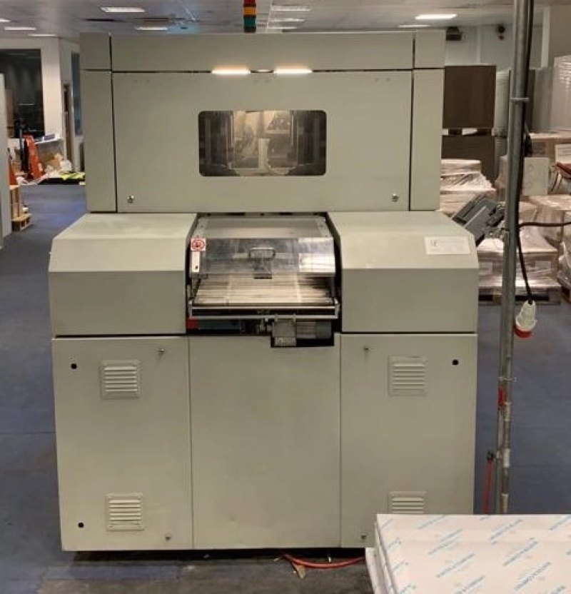 Tecnau VT 800 three knife trimmer