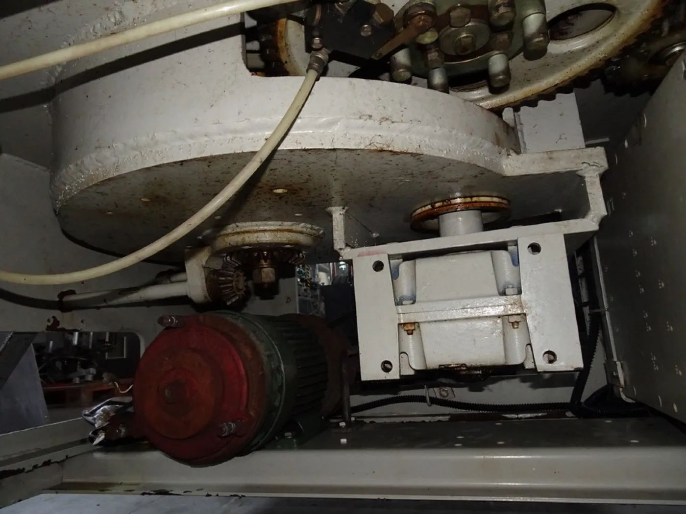 CORKING MACHINE FIRM BERTOLASO DELTA 408 WITH 8 HEADS FOR NATURAL CORK, SECOND-HAND MACHINE - 2