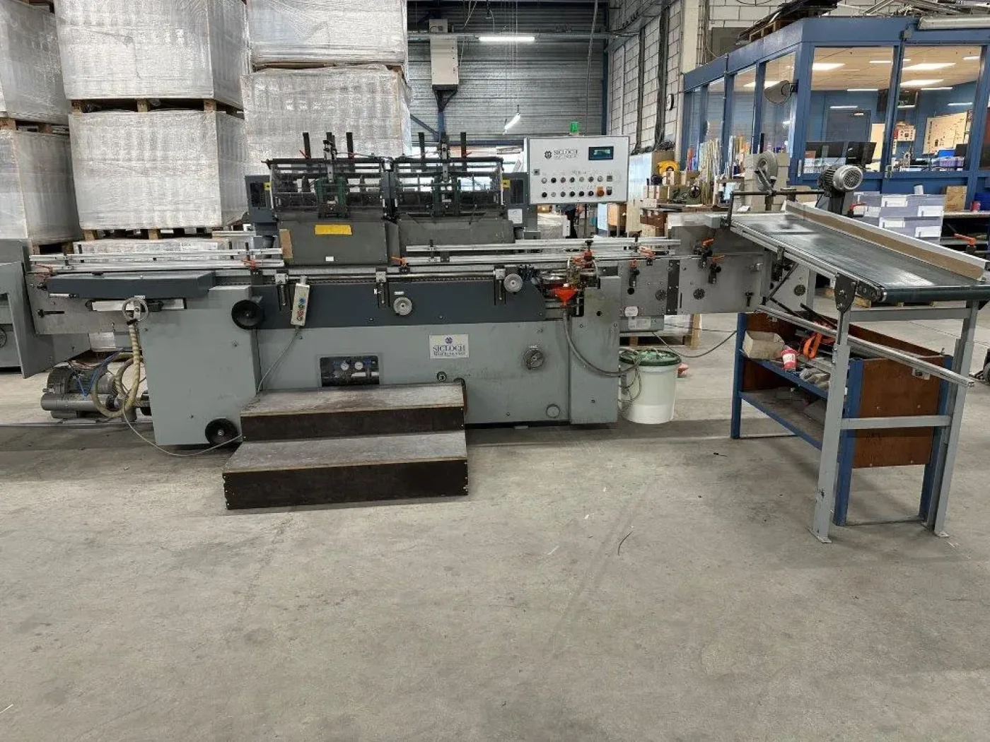Sigloch SB 6000 bookback gluing and lining machine - 6