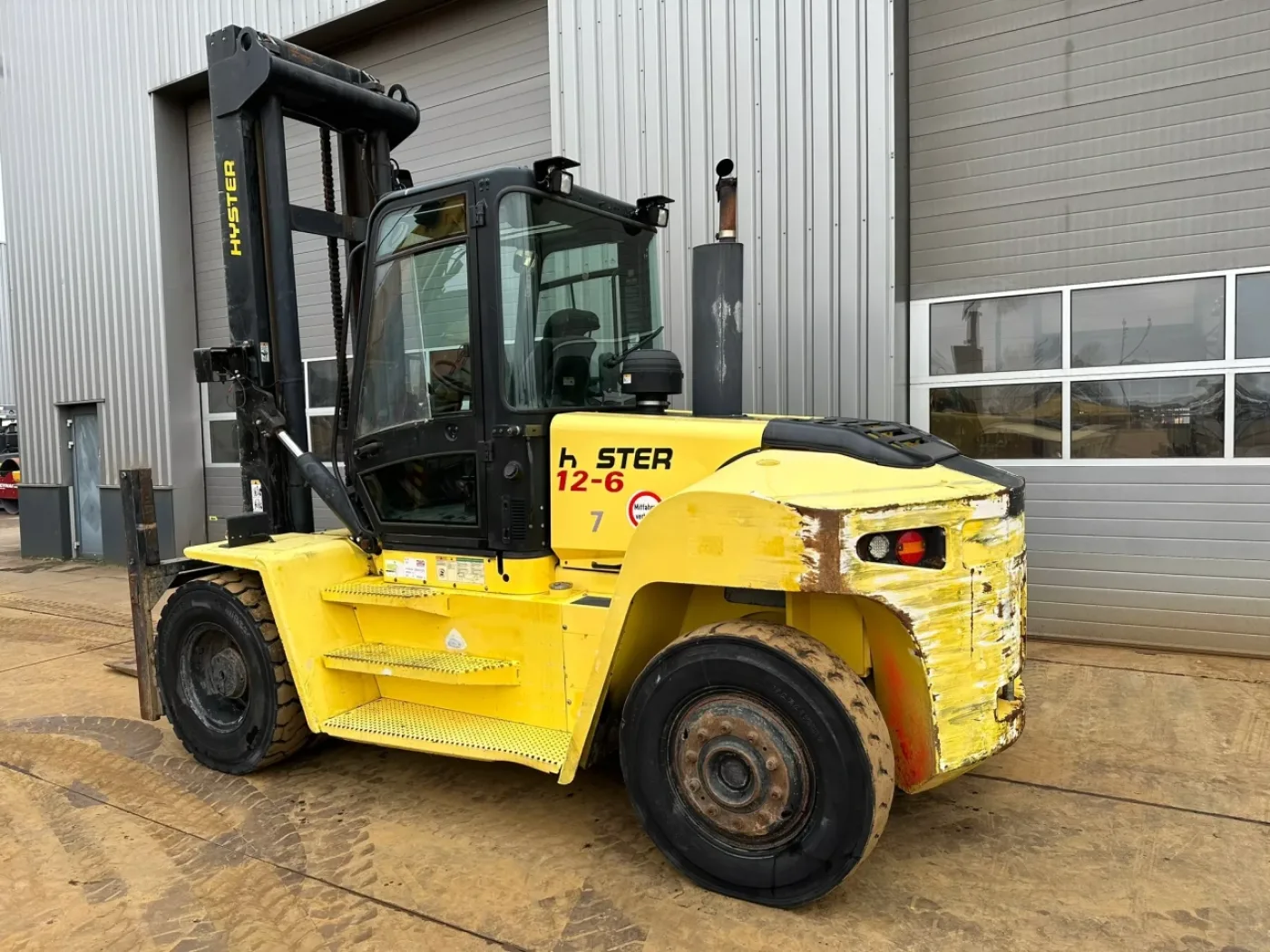 Hyster H12XM-6 - 3
