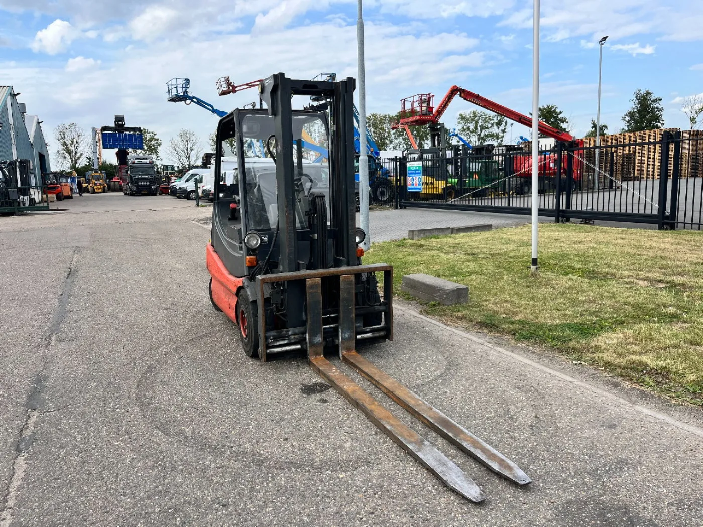 Linde E30-02 - 3